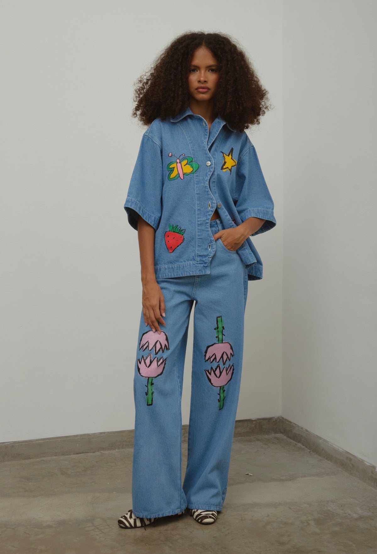 Sixxta Wigglye Short Sleeve Jacket in Denim Sticker