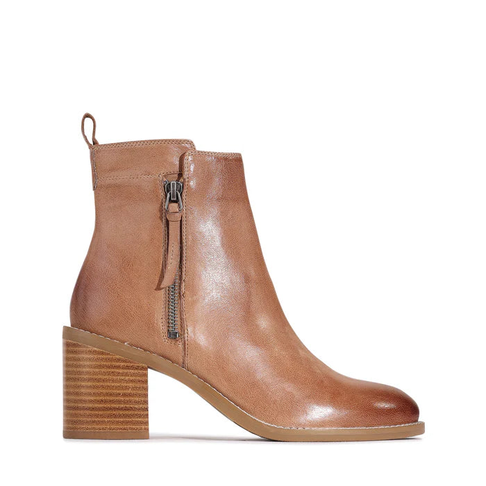 EOS Charity Boot in Latte