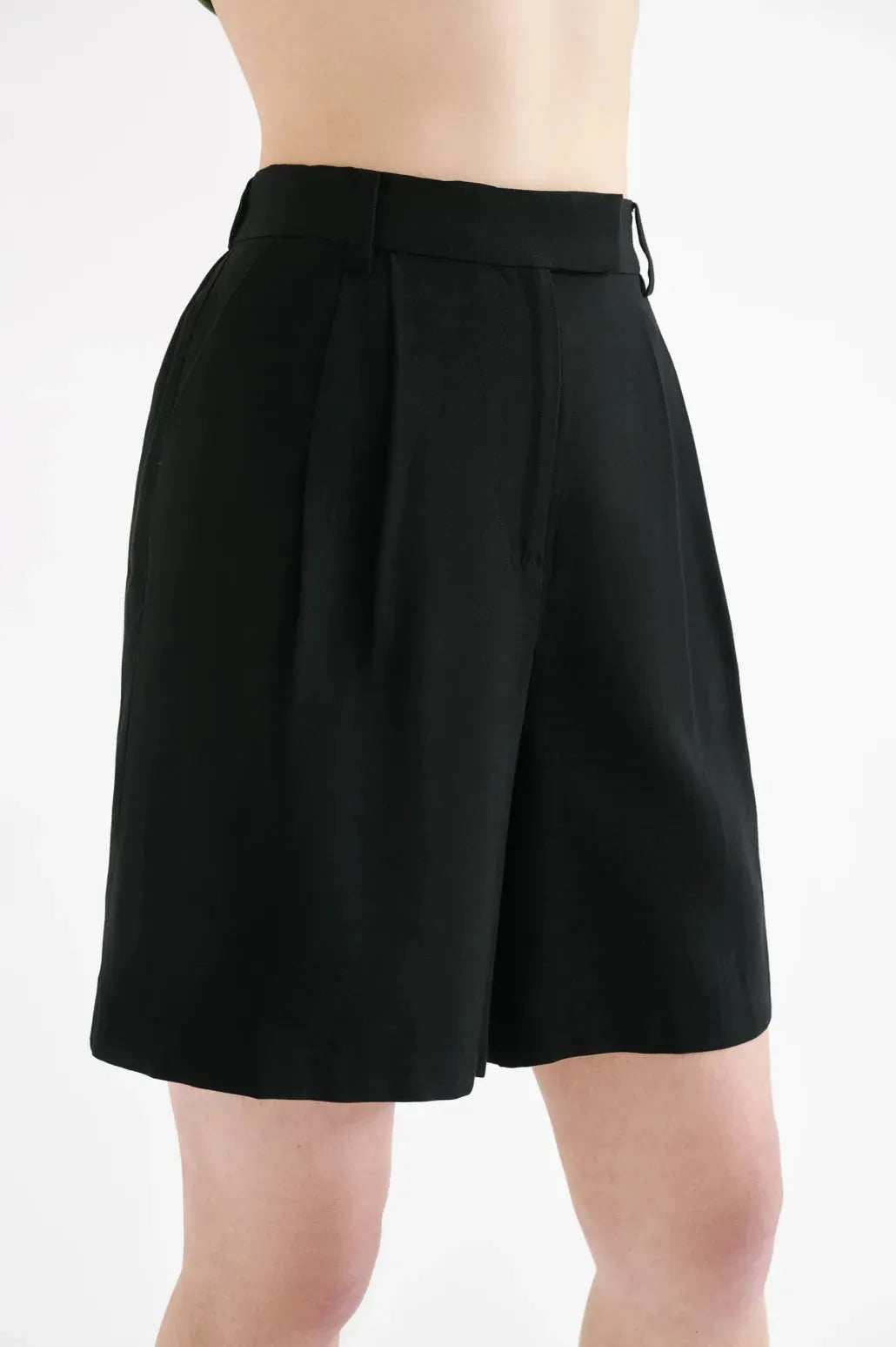 Nude Lucy Kit Tailored Short in Black