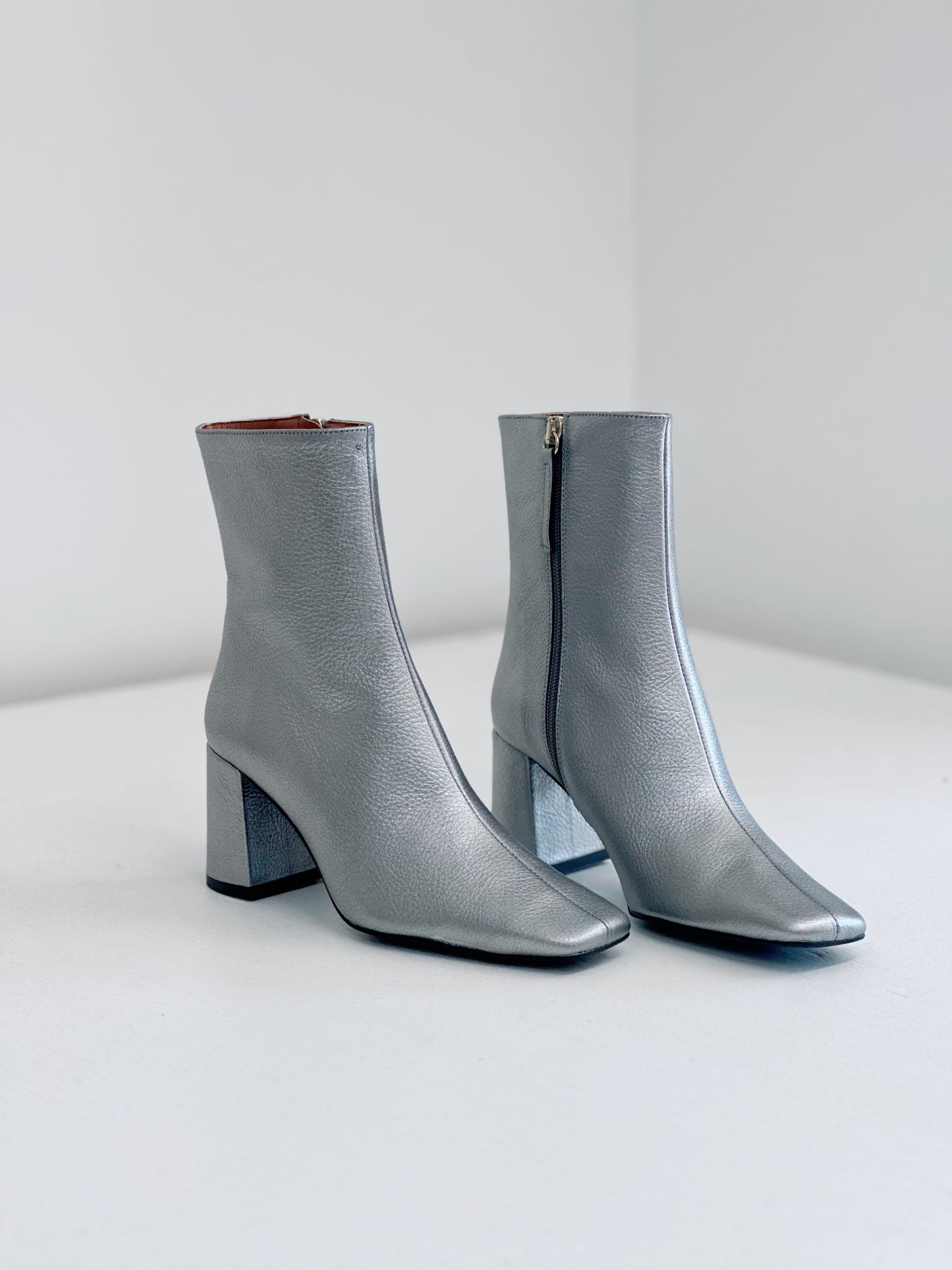 Neo Galaxy Silver Boots