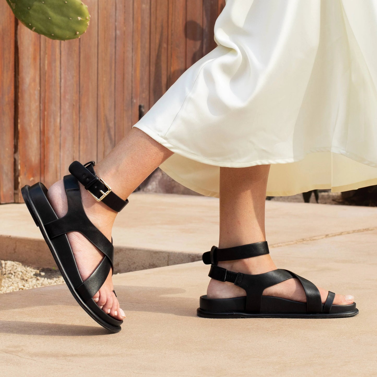 Los Cabos Valencia Sandal in Black