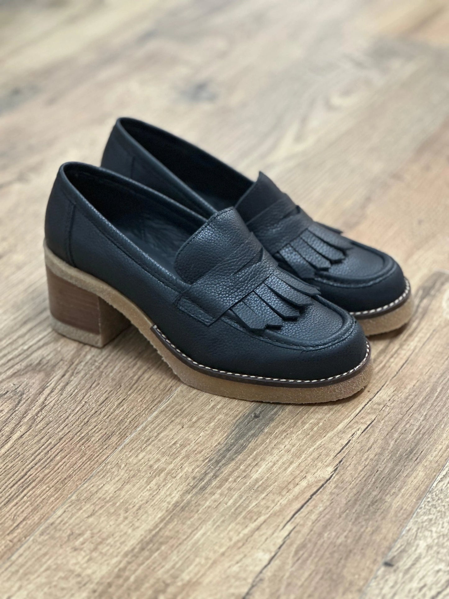 Neo Shoes Metis Loafer in Black - the tartan fox
