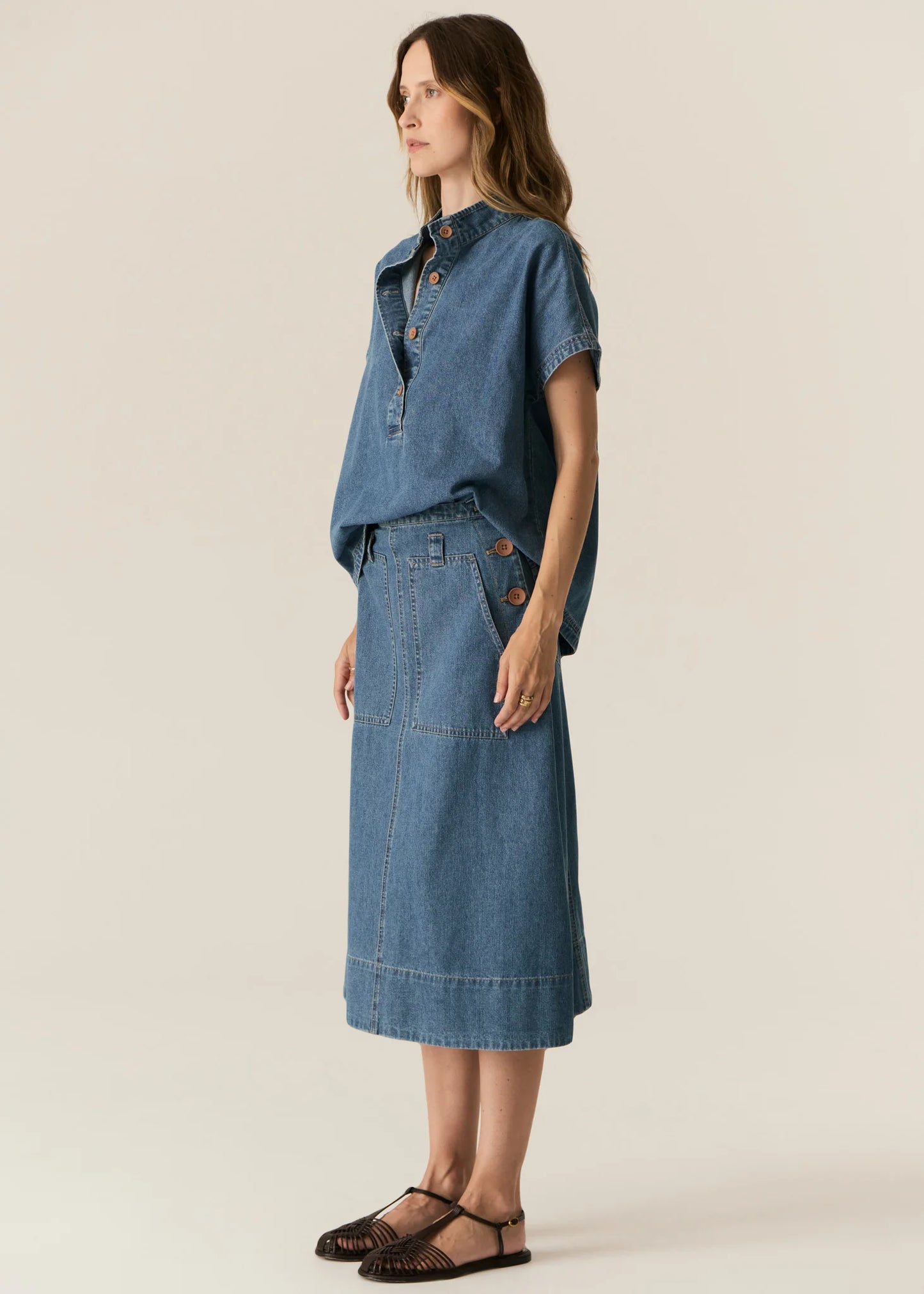 POL Carsen Denim Skirt in Light Wash - the tartan fox