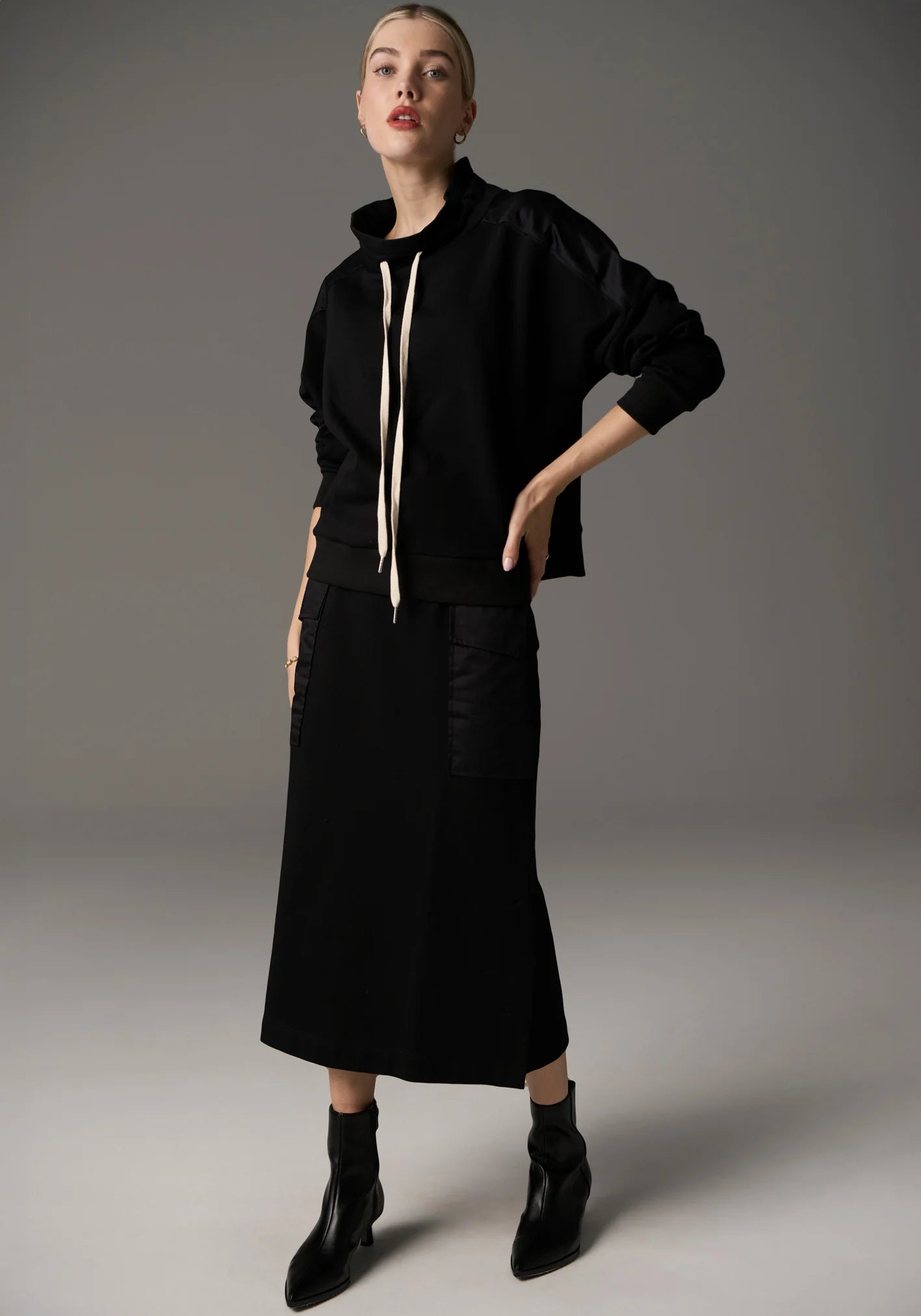 POL Nuray Sweatshirt in Black - the tartan fox