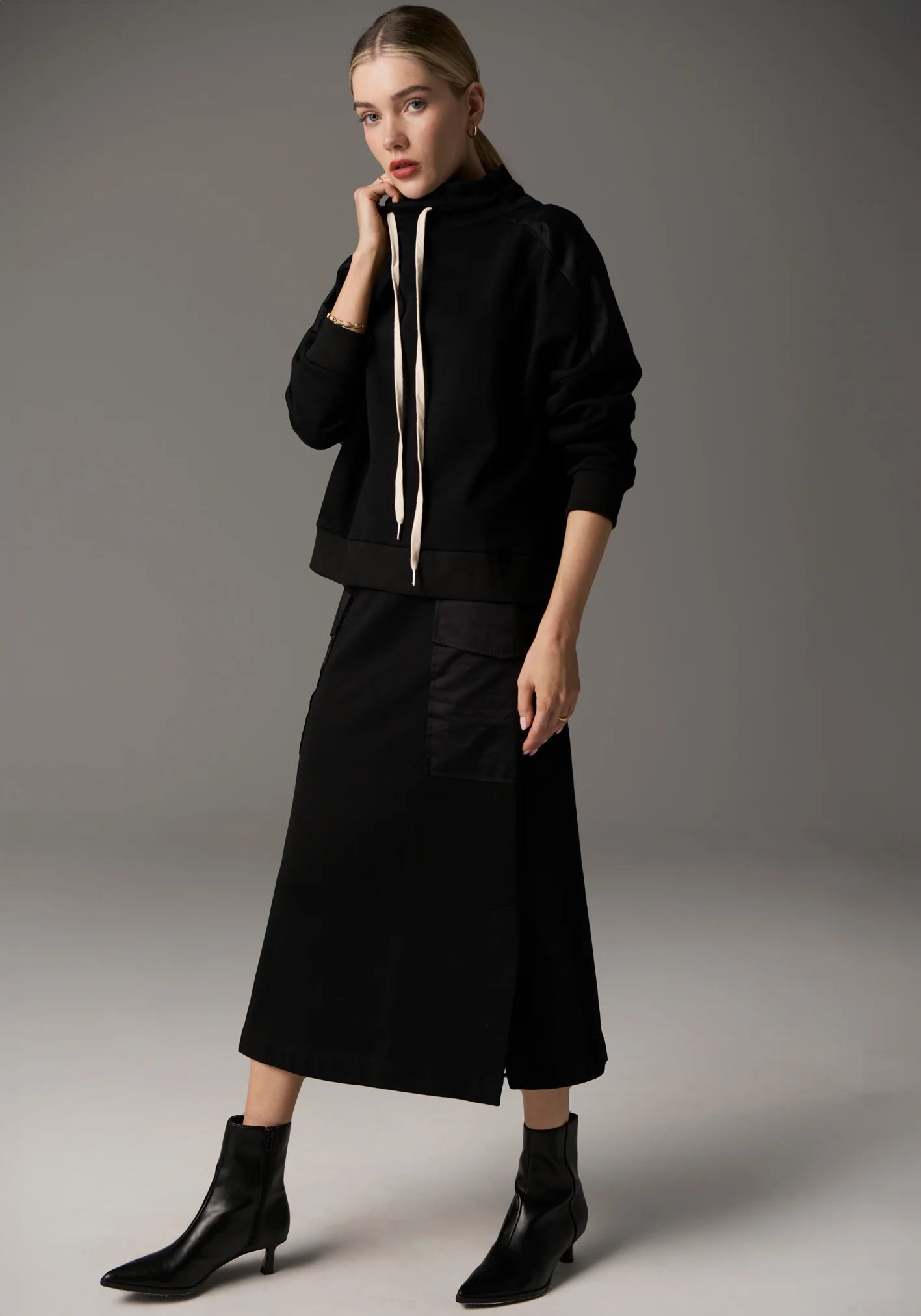 POL Nuray Sweatshirt in Black - the tartan fox