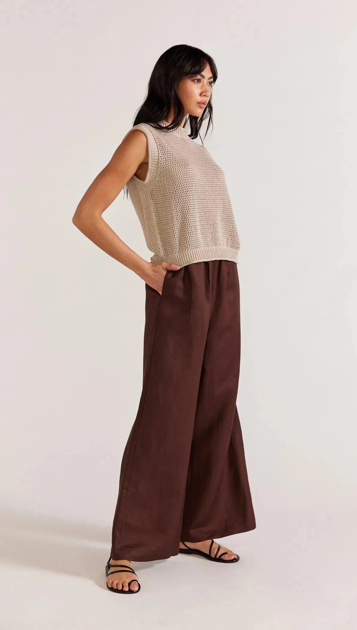 Staple the Label Haven Relaxed Pants in Espresso - the tartan fox