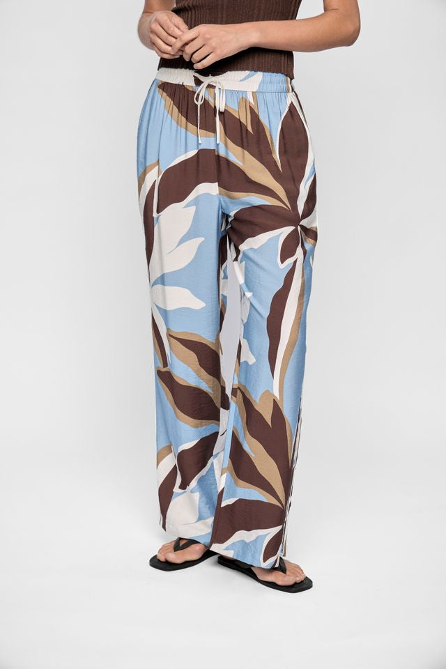 Staple the Label Maeve Relaxed Pants in Resort Floral - the tartan fox