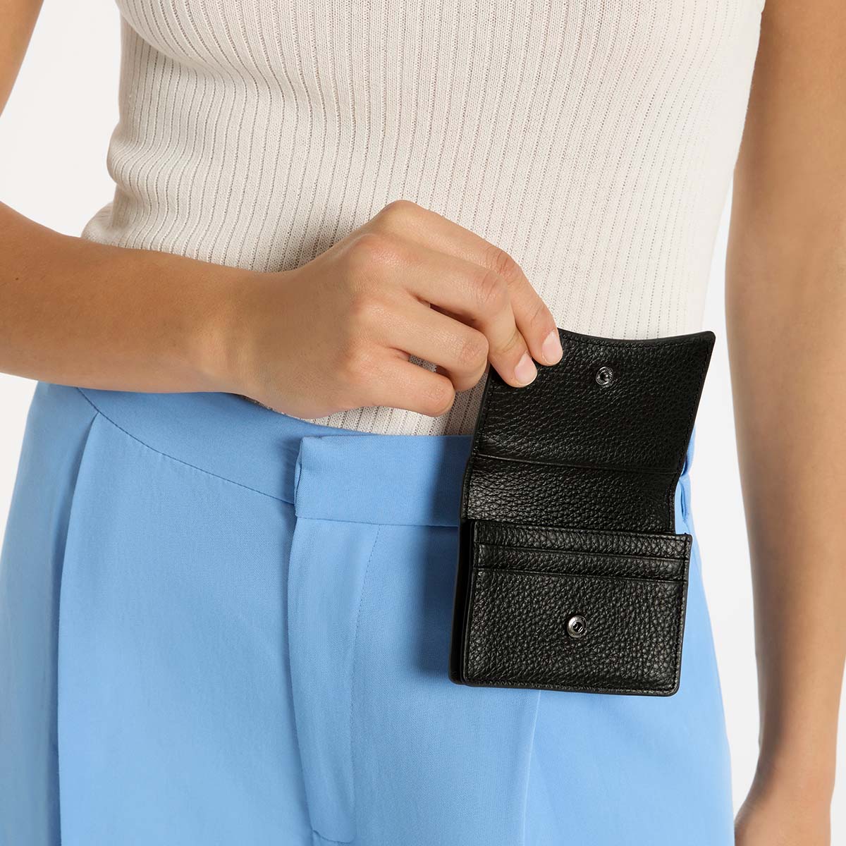 Status Anxiety Lumen Wallet - the tartan fox