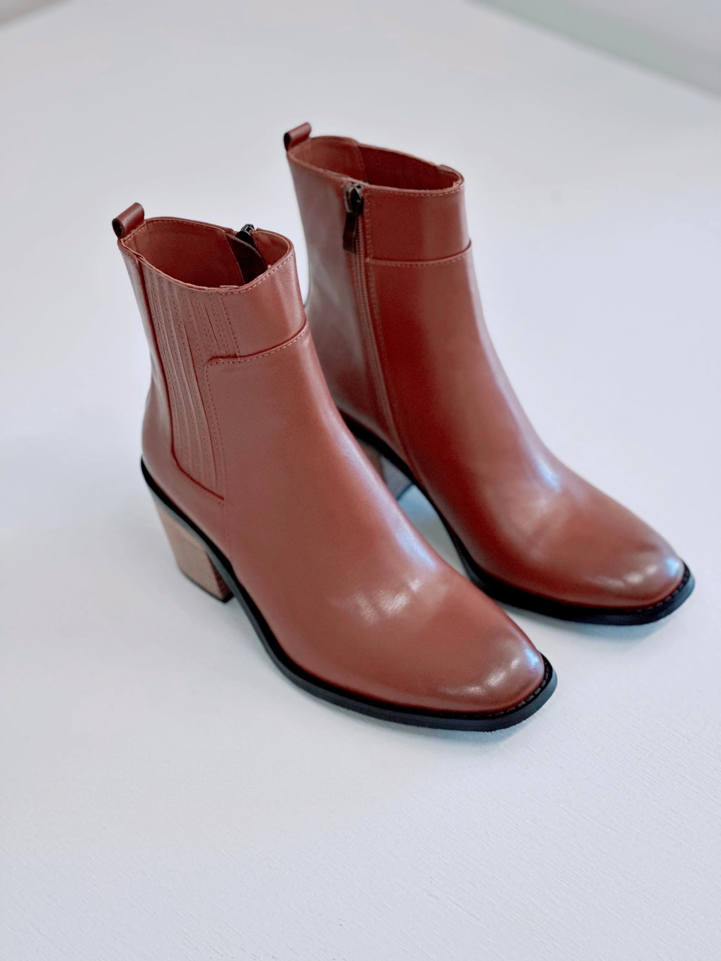 2 Baia Vista MY2366 Ankle Boot in Cuoio - the tartan fox