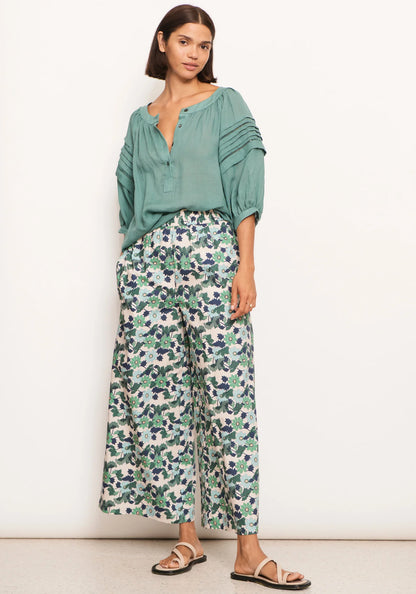 POL Clothing Delphine Pant in Delphine Print