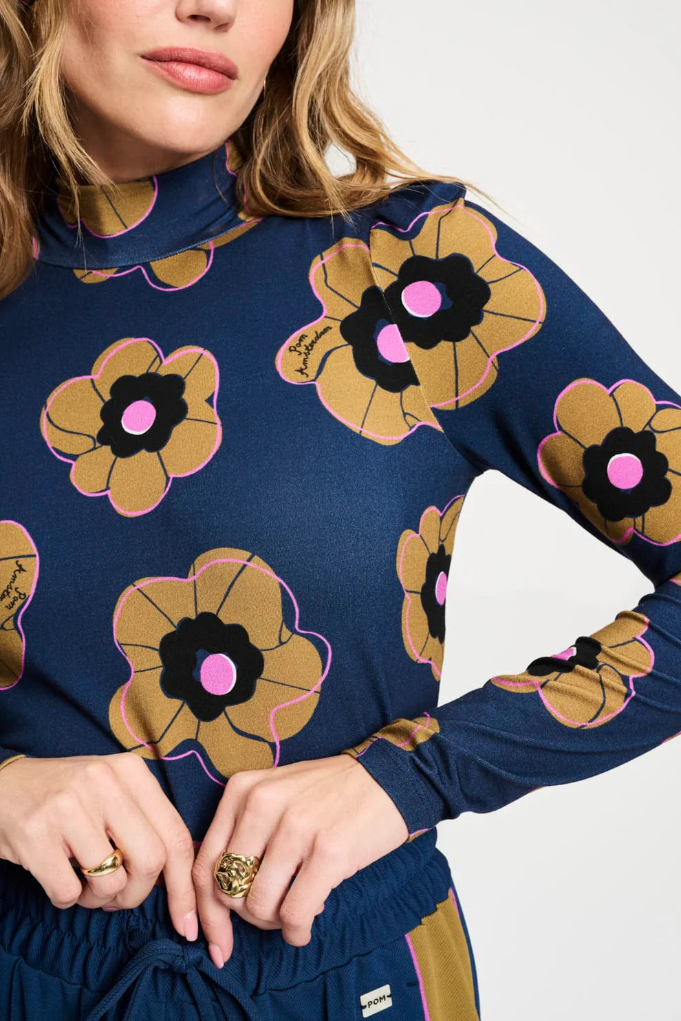 POM Amsterdam Fleurs Parfaites Turtleneck