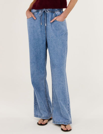 Staple the Label Rae Relaxed Chambray Pant