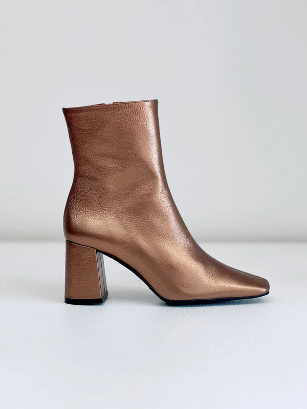 Women's copper metallic leather ankle boots with square toe and 7cm heel