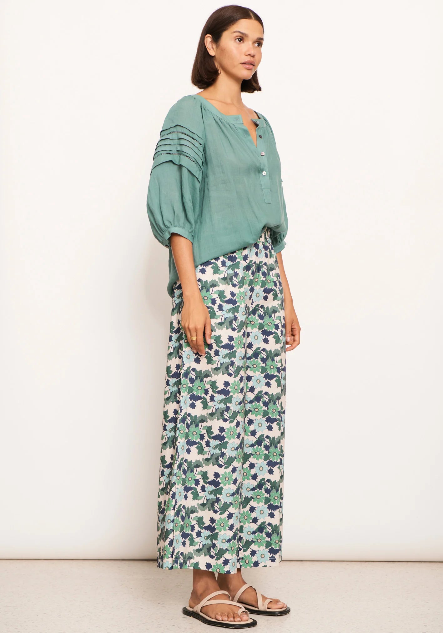 POL Clothing Delphine Pant in Delphine Print