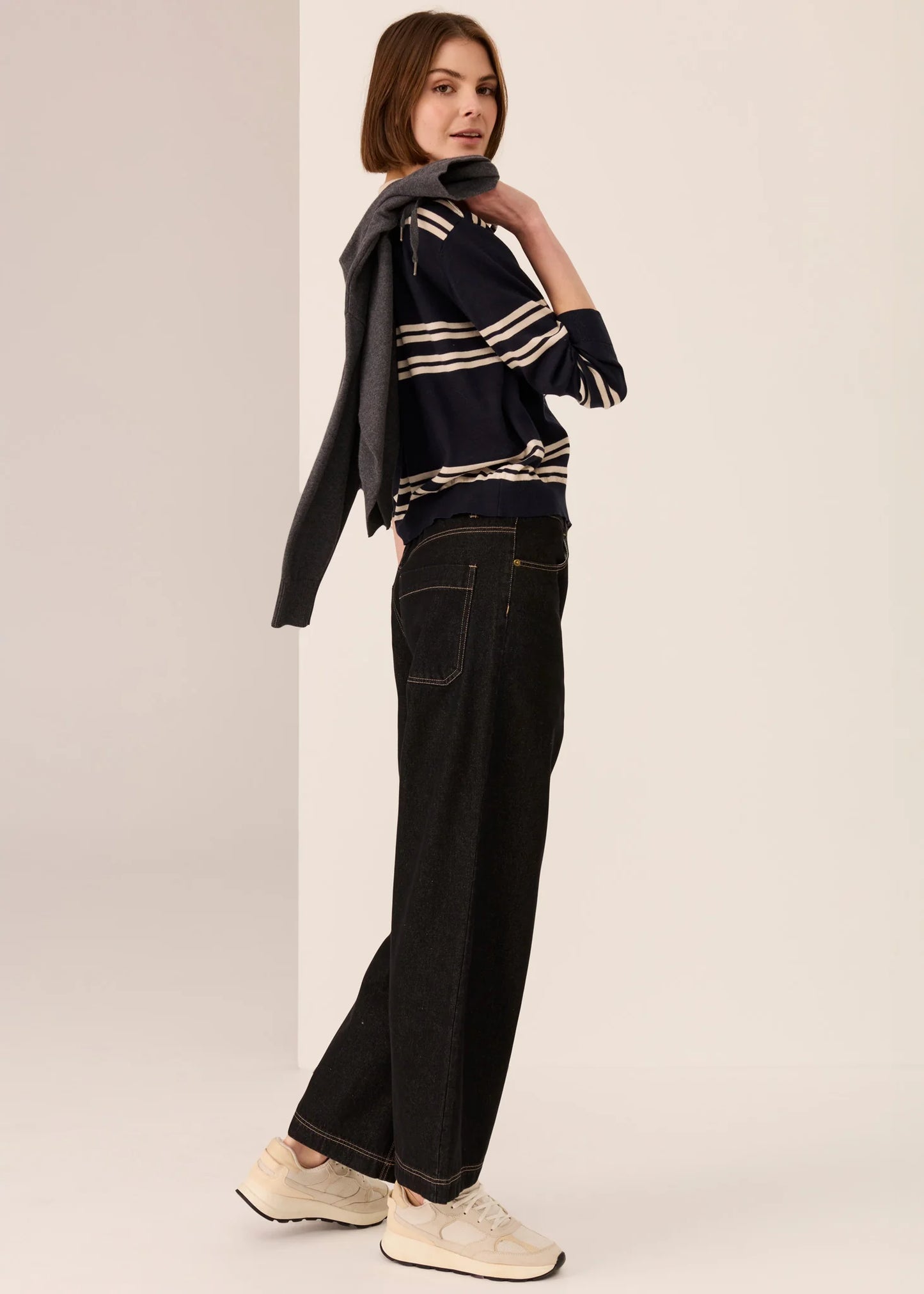POL Andie Cropped Jean Black Wash