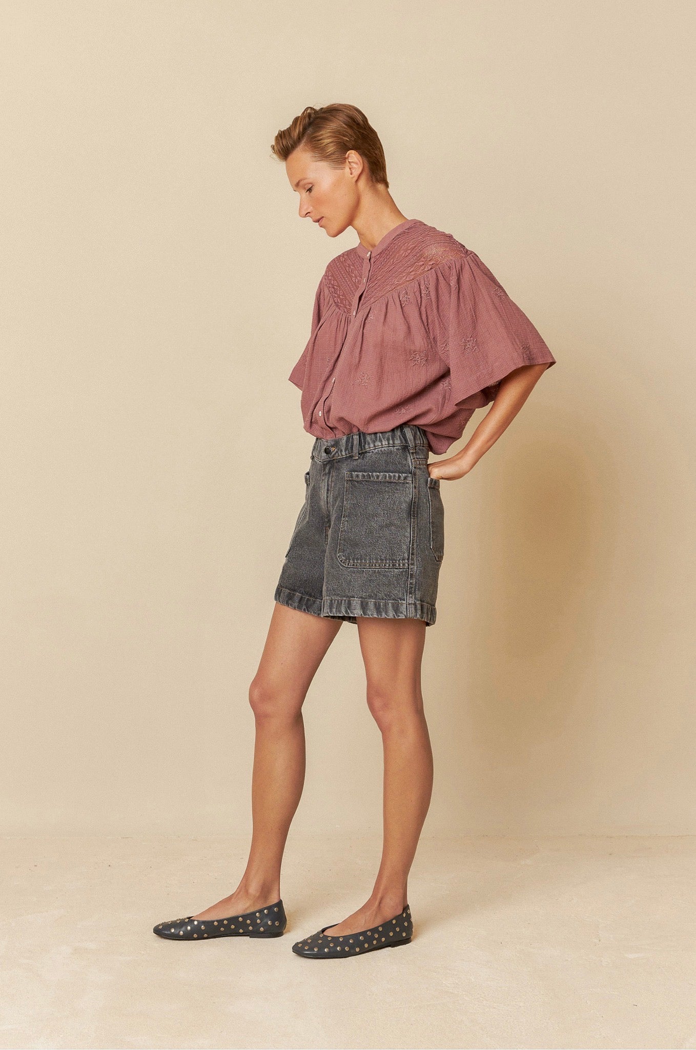 Indi and Cold Retro Denim Shorts in Black