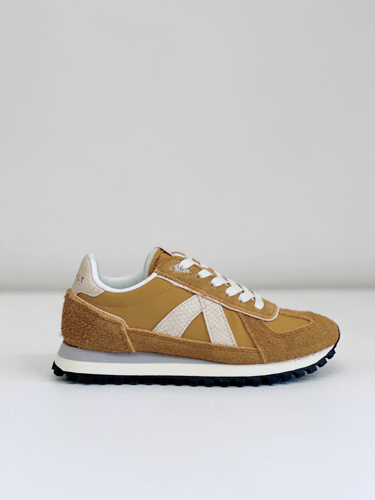 ASFVLT Gate Sneaker Oak Snake Gold