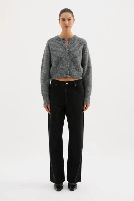 Gray cropped cardigan with black wide-leg jeans and black heels