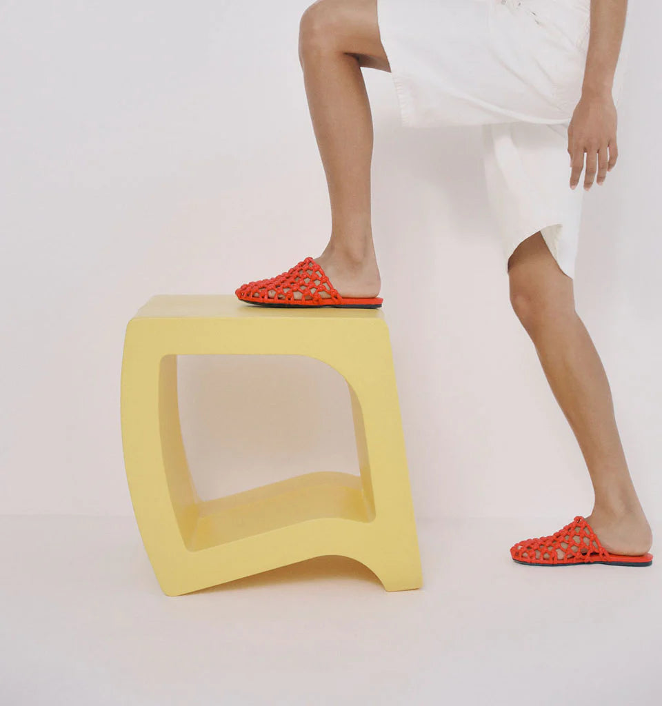 Alias Mae Hezu Slide in Scarlet