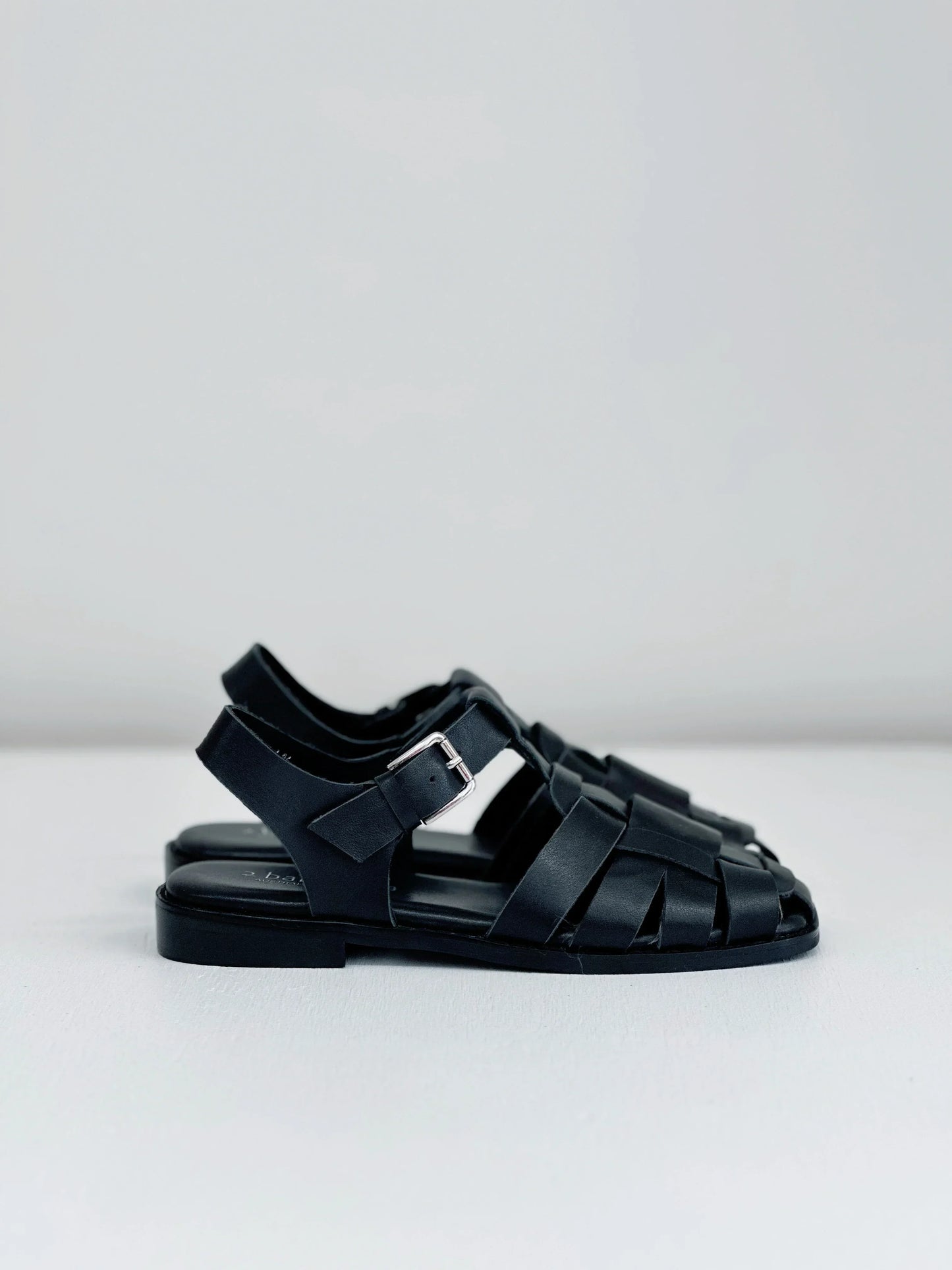 2 Baia Vista Fisherman Sandal in Black