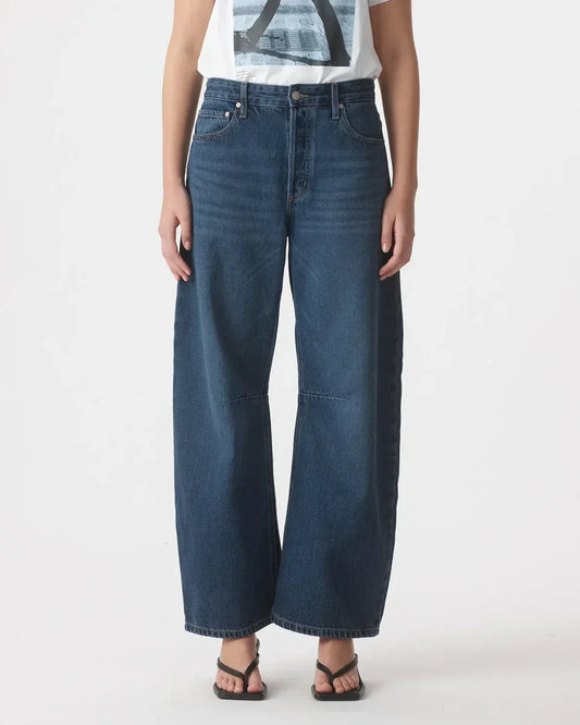 Women's wide-leg denim jeans, high waist, dark wash, cropped length, casual fashion