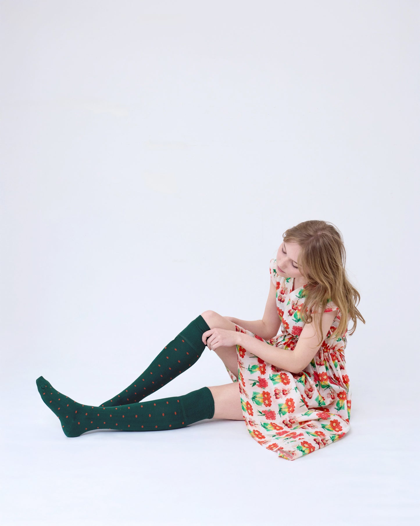 Tightology Dotty Long Cotton Socks in Bottle