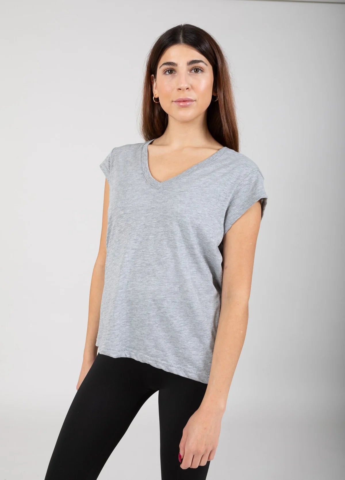 CC Heart Basic V-neck T-shirt in Light Grey - the tartan fox