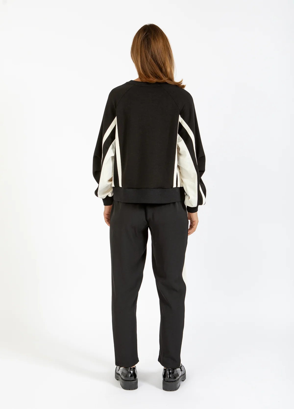 COSTER Sporty Pants with Side Panel in Crème/Black - the tartan fox