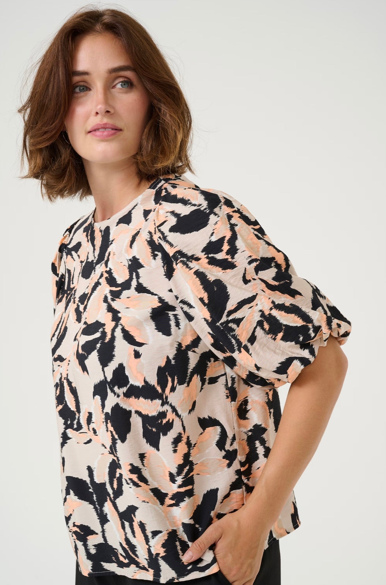 Kaffe KApaco Blouse in Beige/Black/Peach Blurry - the tartan fox