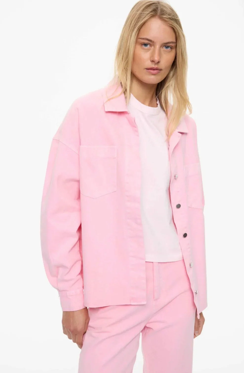 Pink oversized shirt and matching pants set for women's fashion