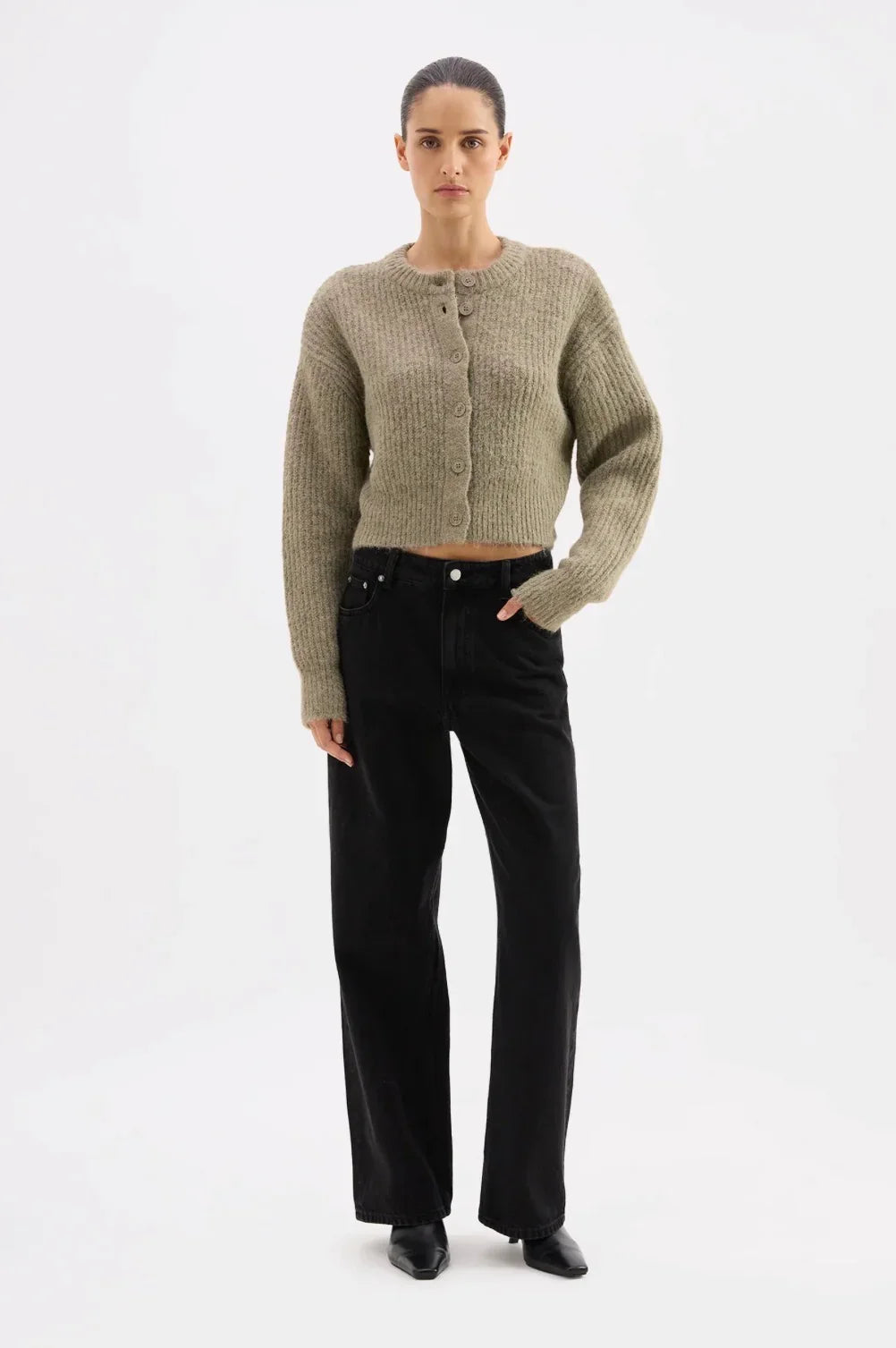 Olive ribbed knit cardigan with black wide-leg jeans and black heels