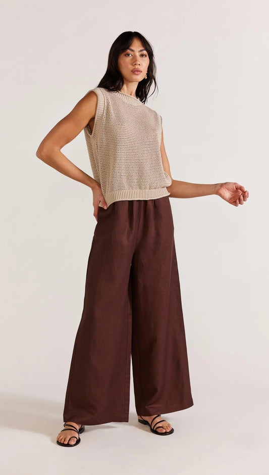 Staple the Label Haven Relaxed Pants in Espresso - the tartan fox