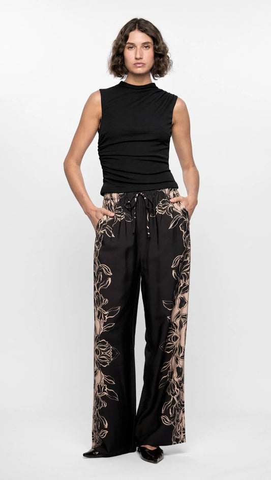 Staple the Label Mira Drawstring Pant in Diagonal-Floral - the tartan fox