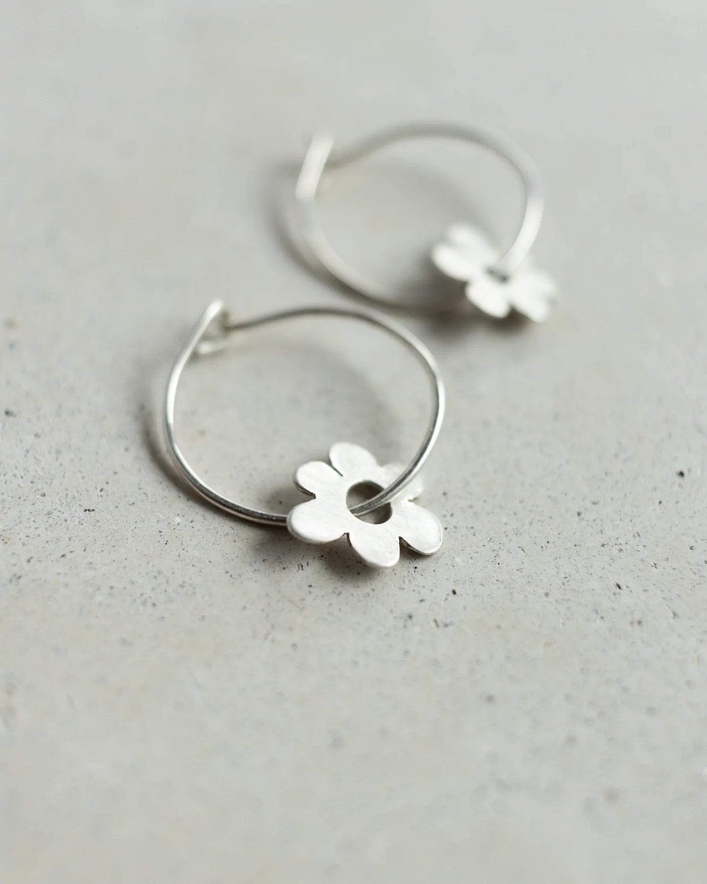 Argent Silversmith Holy Daisy Silver Hoops in 925 Recycled Sterling Silver - the tartan fox