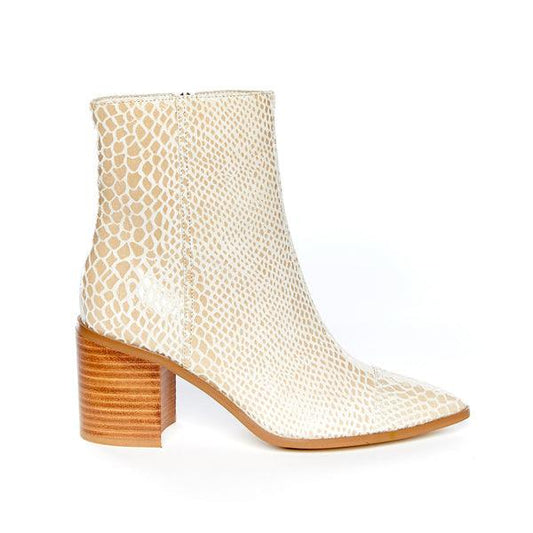 Hael and Jax Pinnacle Boot in White Snake - the tartan fox