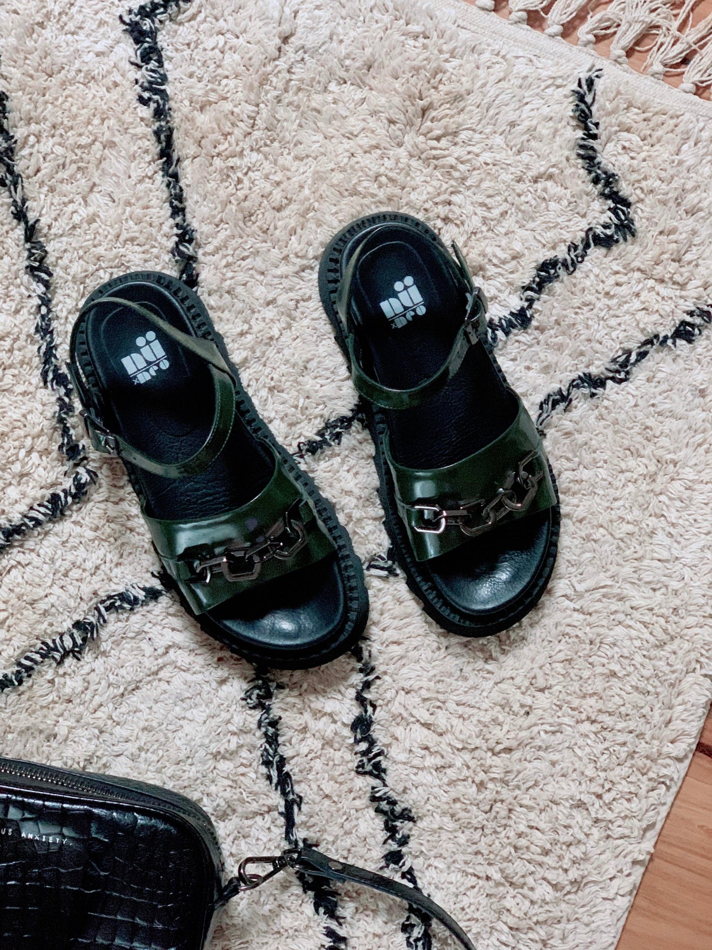 Neo Olive Sandal in Green - the tartan fox