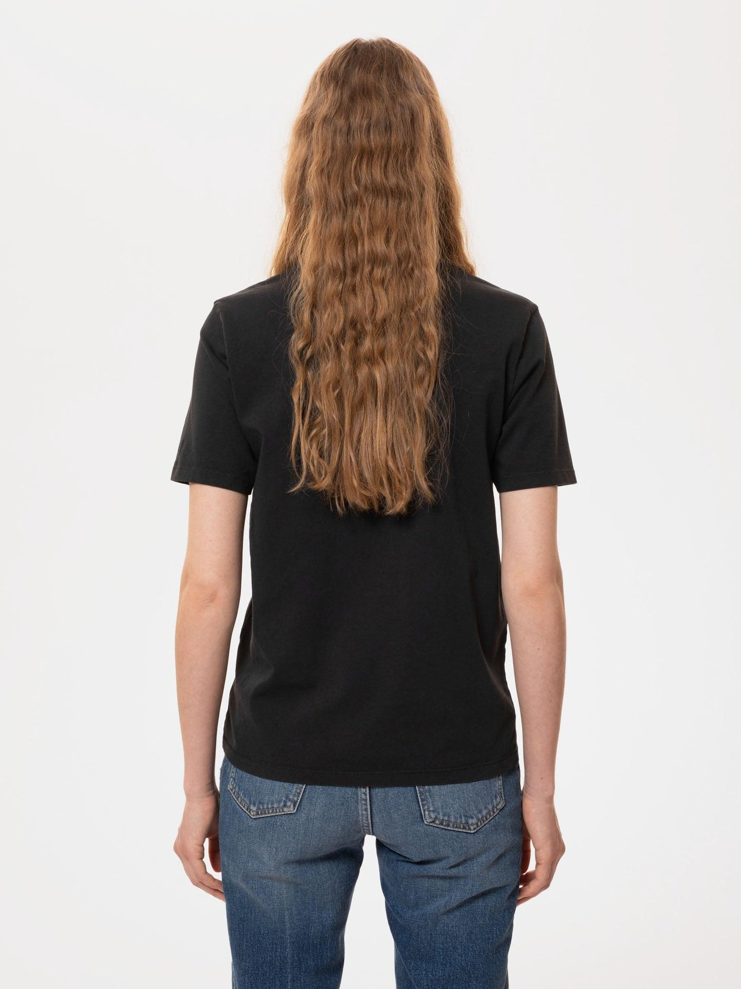 Nudie Jeans Joni Solid Tee in Anthracite - the tartan fox