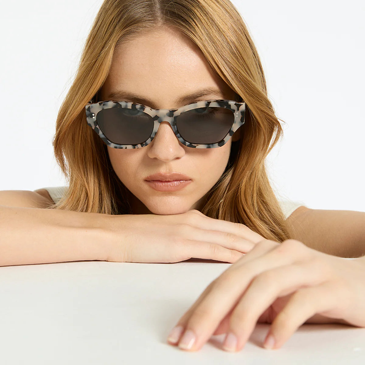 Status Anxiety Otherworldy Sunglasses - the tartan fox