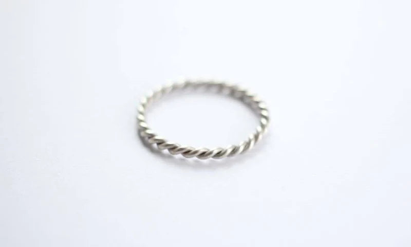 TWISTED WIRE RING - the tartan fox